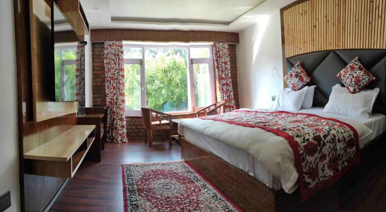 Hotel Lidder Palace Pahalgām Eksteriør billede