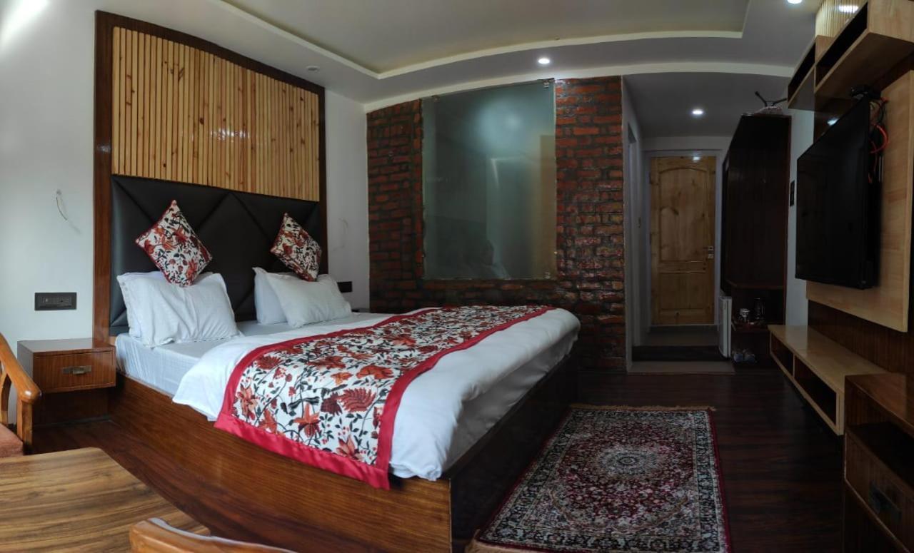 Hotel Lidder Palace Pahalgām Eksteriør billede